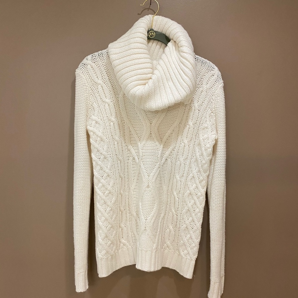 White knitted sweater